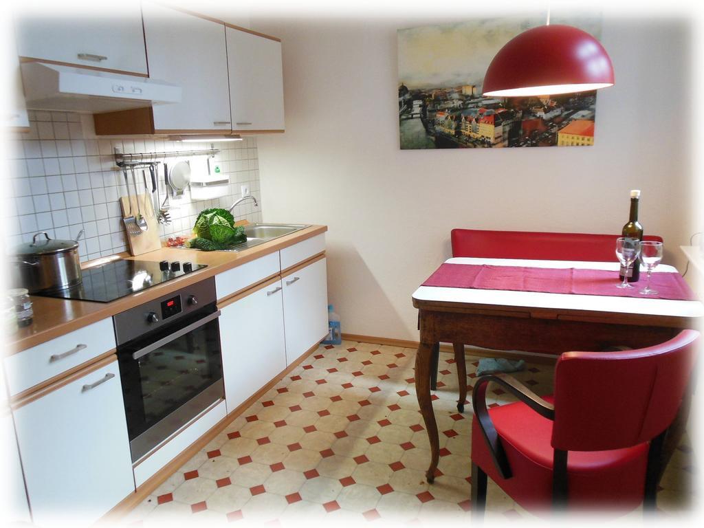 טראבן-טרארבאך Ferienwohnung Barfly חדר תמונה